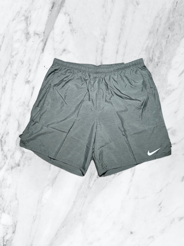 Nike Challenger Shorts 7” Grey